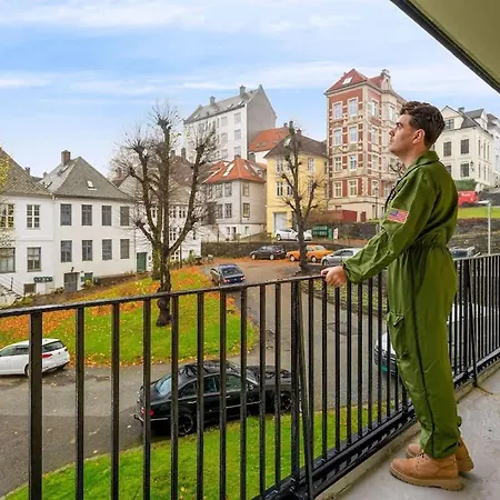 Dinbnb L Free Parking L 5 Min From Torget L Nearby Coast I Newly Furnished 公寓