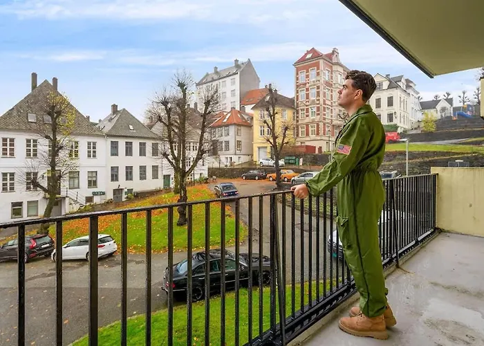Dinbnb L Free Parking L 5 Min From Torget L Nearby Coast I Newly Furnished Appartement