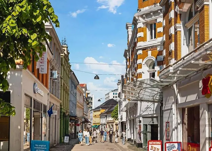 Appartement Dinbnb L Free Parking L 5 Min From Torget L Nearby Coast I Newly Furnished *